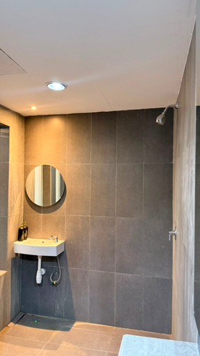 Bathroom 5, Sentral Boutique Hotel Kediri, Kediri