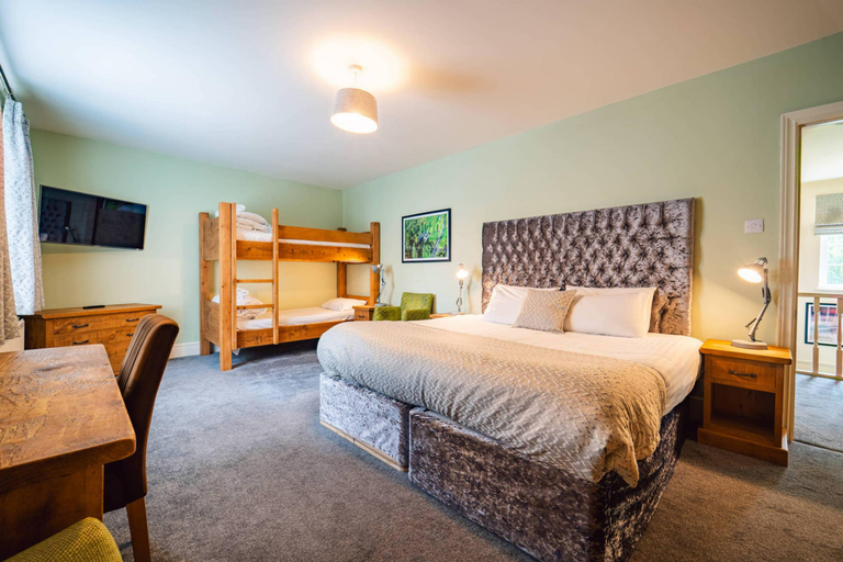 Bedroom 3, Nant Ddu Lodge Hotel & Spa by Belvilla, Powys