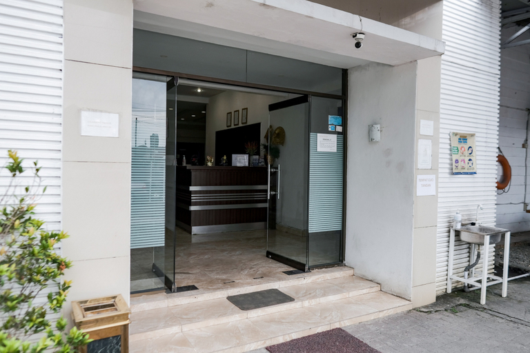 Exterior 4, RedDoorz near Taman Hutan Kota, Medan