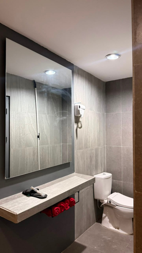 bathroom 5