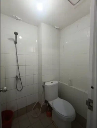 Bathroom 5, DharmaPro at bassura city Apartment, Jakarta Timur