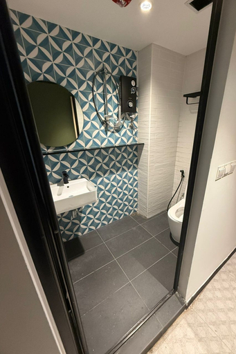 Bathroom 5, GoStay Pods @ Perak Road, Singapore