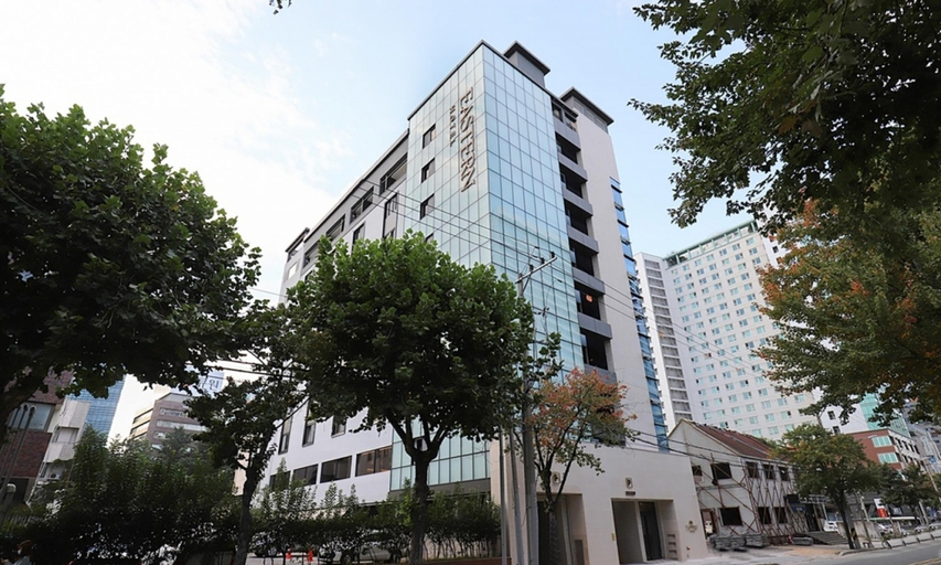 Exterior & Views 2, Eastern Hotel, Buk