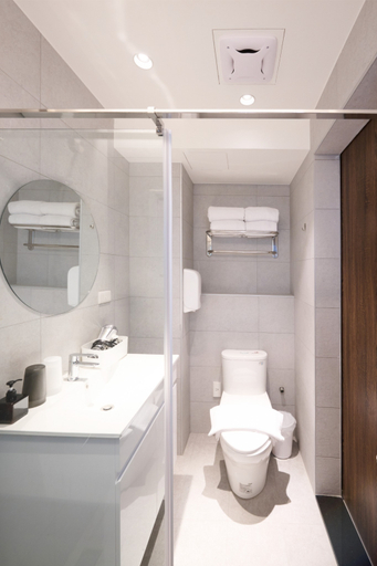 Bathroom 3, East Gate Hotel, Taichung