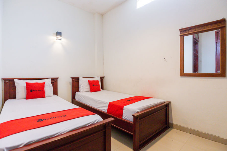 Bedroom 5, RedDoorz @ Raya Ngagel 2, Surabaya