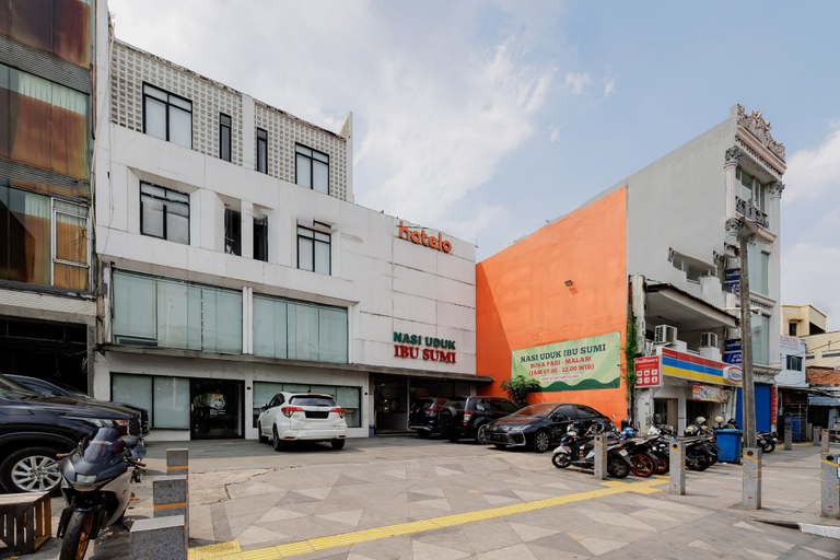 Exterior & Views 2, RedDoorz near Mangga Dua Mall, West Jakarta