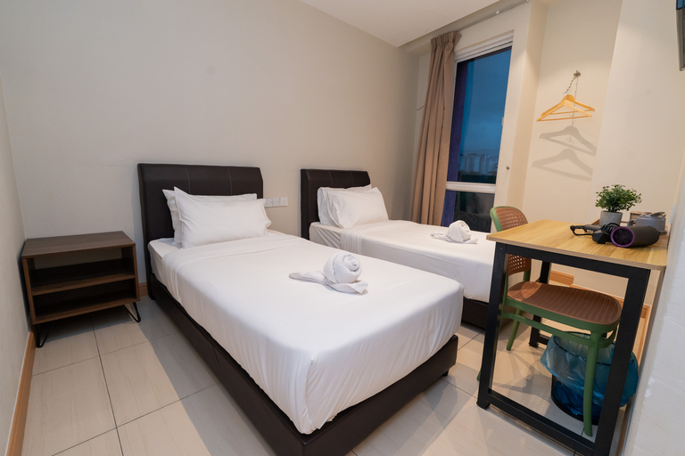 Bedroom 5, Swing & Pillows @ Kota Damansara, Petaling Jaya