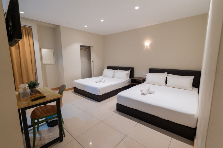 Bedroom 5, Swing & Pillows @ Kota Damansara, Petaling Jaya