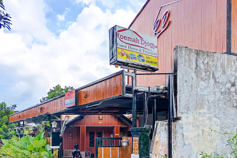 Exterior & Views 2, Roemah Djogja Inn Seturan Raya RedPartner, Sleman