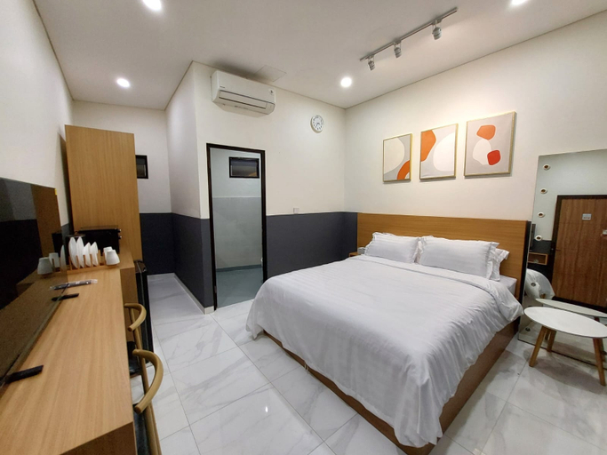 Others 3, The W Residence, South Jakarta