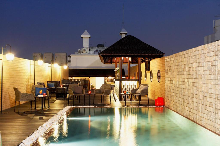 Swimming Pool 4, Baan Chart Hotel, Pathum Wan