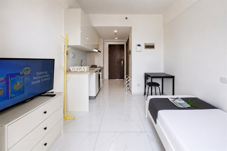 Bedroom 2, Neat and Cozy Studio at Apartment Sky House Alam Sutera By Travelio, Tangerang