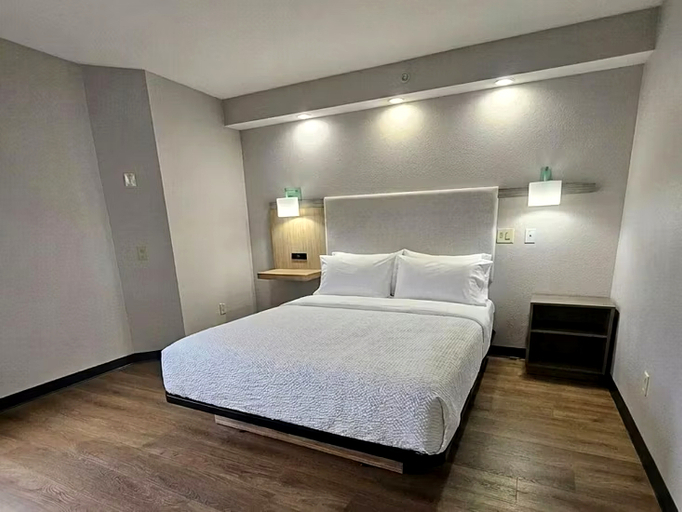 Bedroom 3, Garner Hotel FREDERICK SOUTHEAST by IHG, Frederick