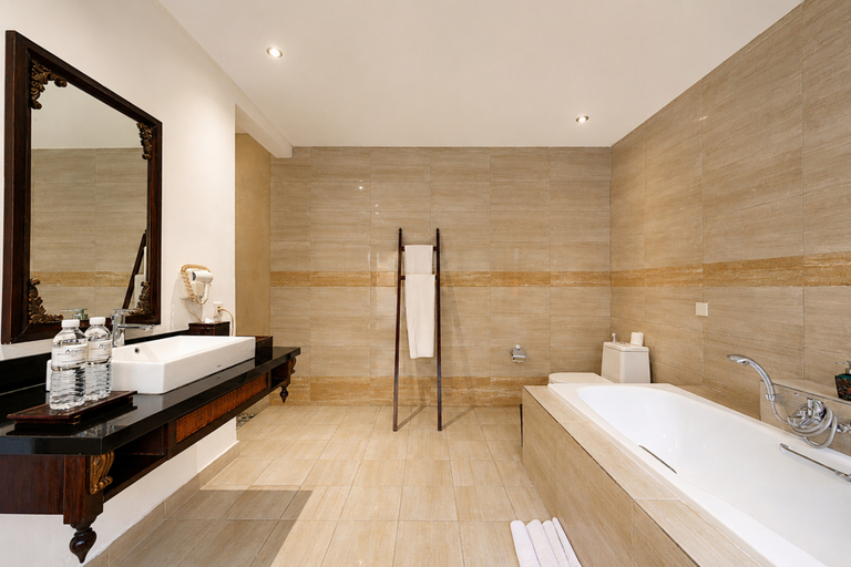 Bathroom 5, Aldeoz Grand Kancana Villas Resort Seminyak, Badung