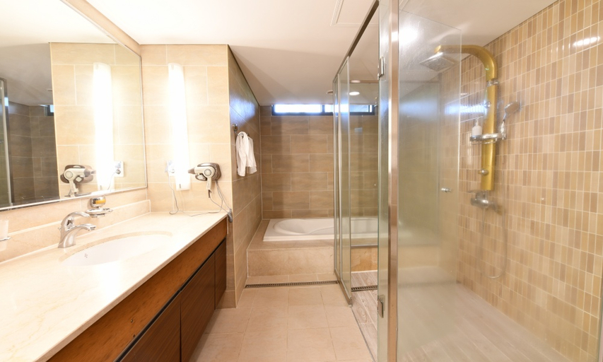 Bathroom 5, Jeju Tameus Golf & Village, Jeju