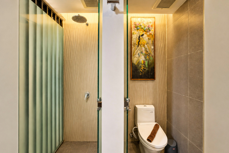 Bathroom 2, Tropical Paradise 3BR at Villa Coco By Travelio, Badung