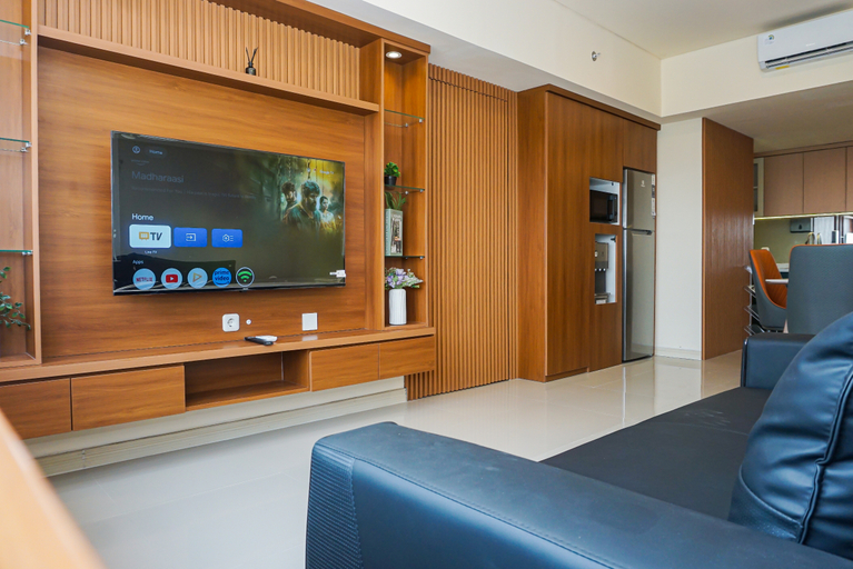 Living Room 3, Serene 3BR with Working Room at Apartment Meikarta District 1 By Travelio, Cikarang