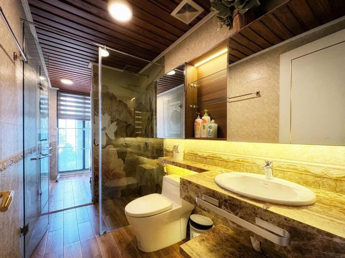 Bathroom 3, 9Trip Stay in Dalat Center Residence - 4 Star Service Apartment, Đà Lạt