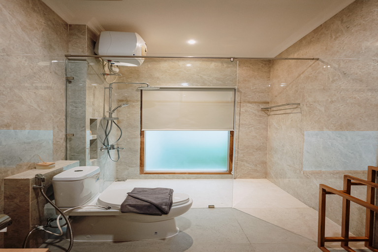 Bathroom 3, Kalynda Boutique Villa, Sleman