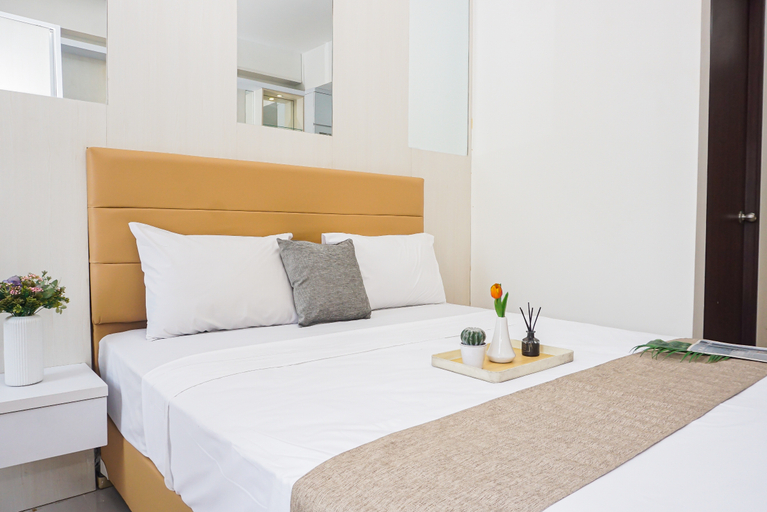 Bedroom 5, Convenient Studio at Apartment Transpark Cibubur By Travelio, Depok