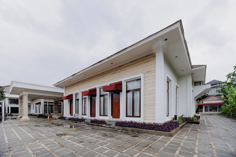 Exterior & Views, RedDoorz Premium near Stasiun Lenteng Agung, South Jakarta