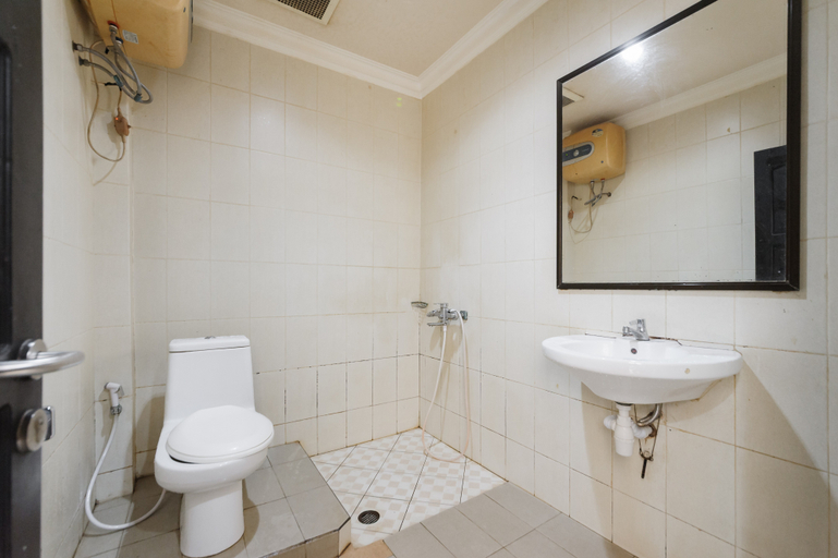 Bathroom 3, Urbanview Hotel Surya Kahayan Palangkaraya by RedDoorz, Palangkaraya