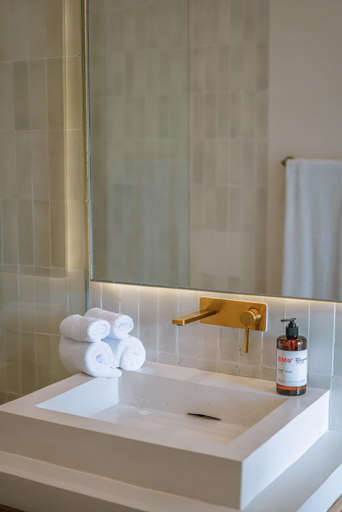 Bathroom 4, Villa Sunset: 2BR Elegant Villa in Central of Canggu, Badung