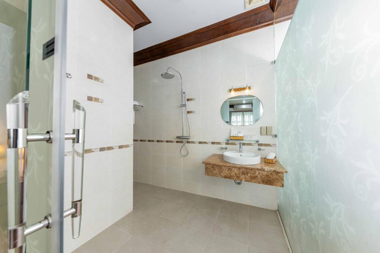 Bathroom 5, Rembrandt Hotel Nha Trang, Nha Trang
