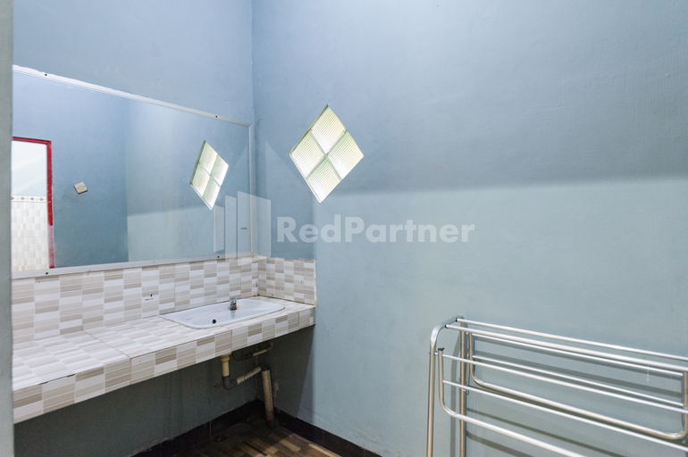 Bedroom 3, Adihan Homestay Mitra RedDoorz, Palangkaraya