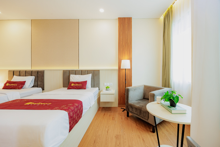 Bedroom 5, RedDoorz Premium near Paris Van Java Mall, Bandung