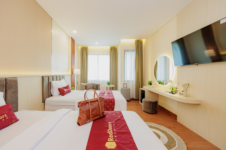 Bedroom 3, RedDoorz Premium near Paris Van Java Mall, Bandung