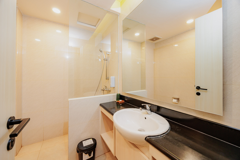 Bathroom 3, RedDoorz Premium near Paris Van Java Mall, Bandung