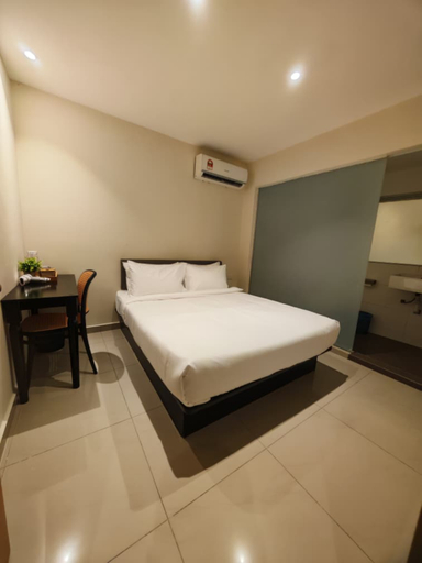 Bedroom 5, Swing & Pillows @ Red Orange Hotel Port Klang, Selangor, Klang