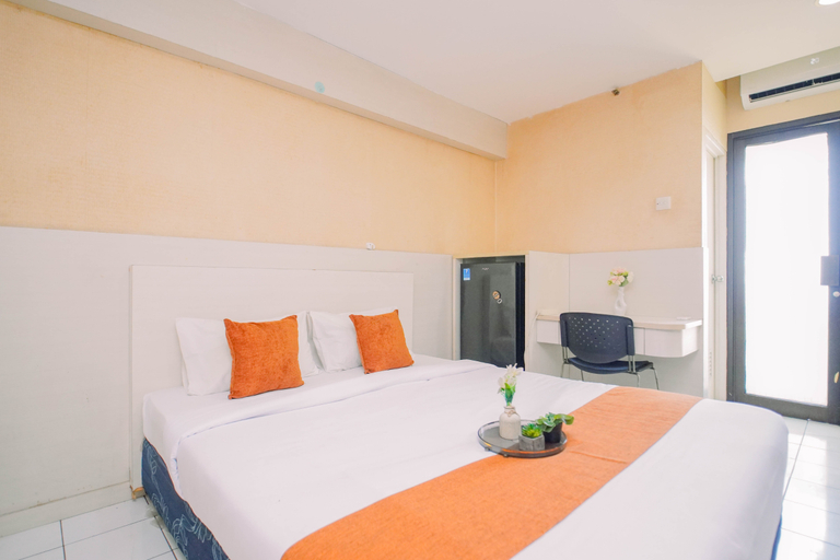 Bedroom 4, Warm and Efficient Studio at Apartment Kebagusan City By Travelio, Jakarta Selatan