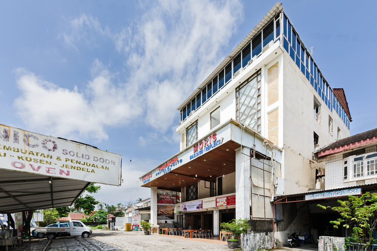 Exterior & Views 2, Urbanview Remington Hotel Palembang By RedDoorz, Palembang