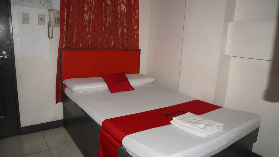 Bedroom 3, RedDoorz at Cosmo Hotel Kamuning Quezon City, Quezon City