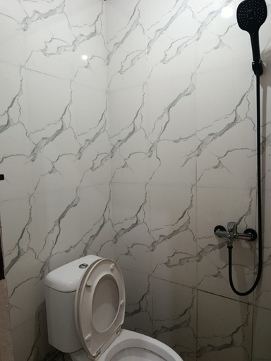 Bathroom, Hotel 757 Kendari, Kendari