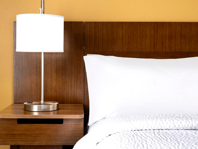 Bedroom 4, Garner Hotel WARREN NORTHWEST by IHG, Macomb