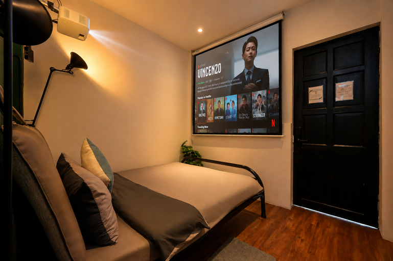 Bedroom 3, Saigon Hideout Home with Self Check in, Netflix & Chill, District 1
