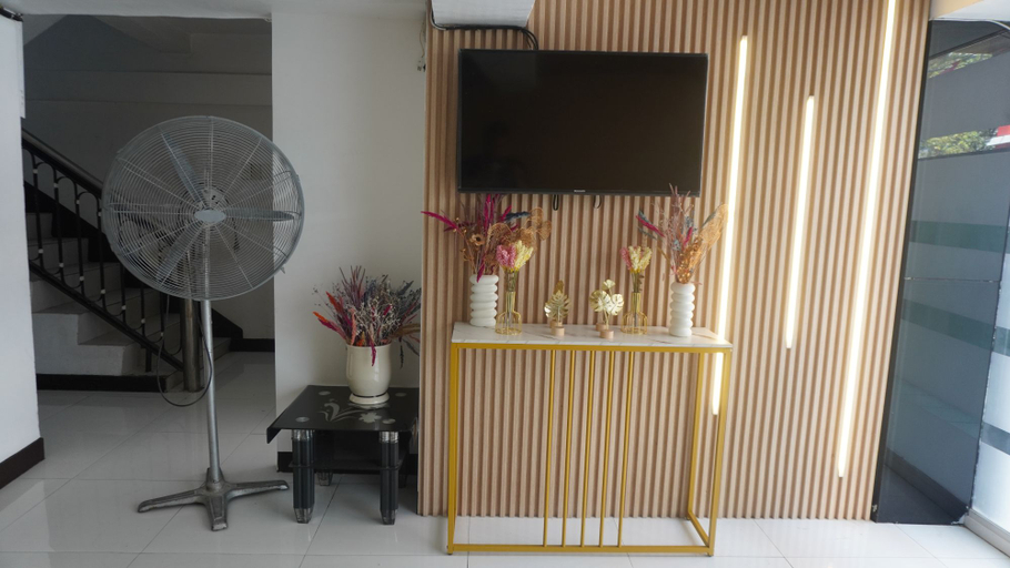Lobby 3, RedDoorz at Cosmo Hotel P Campa Manila, Manila City