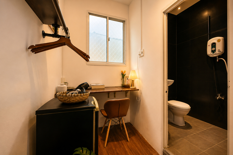 Bathroom 4, Saigon Hideout Home with Self Check in, Netflix & Chill, District 1