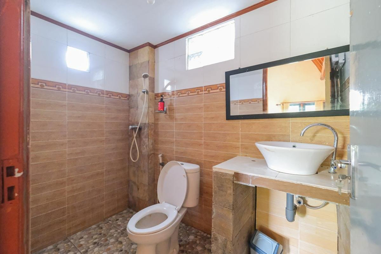 Bathroom 2, RedDoorz @ Ocean 2 Gili Trawangan, Lombok
