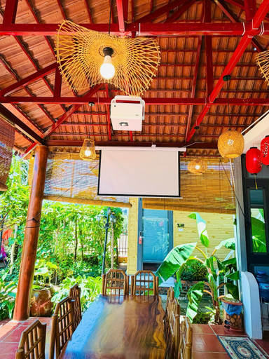 Restaurant 3, MAISON TRAN BEACH HOMESTAY, Bình Sơn