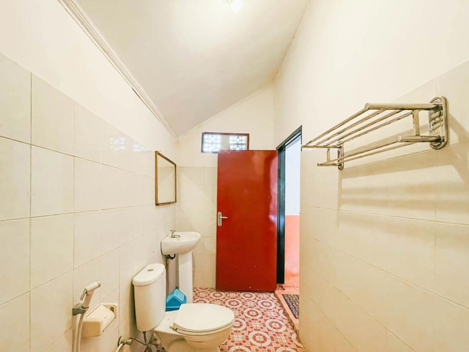 Bathroom 3, RedDoorz @ Ocean 2 Gili Trawangan, Lombok