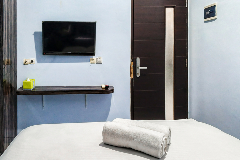 Bedroom 3, Dprof Exclusive Guesthouse Semarang RedPartner, Semarang