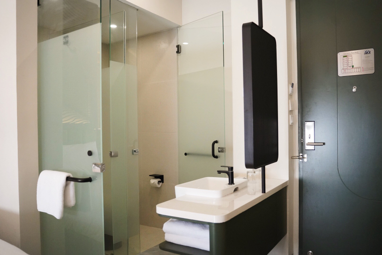 Bathroom 5, 1979 SOCIAL HOTEL, Malang