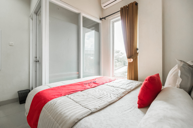Bedroom 5, RedDoorz Plus near Palembang Airport 3, Palembang