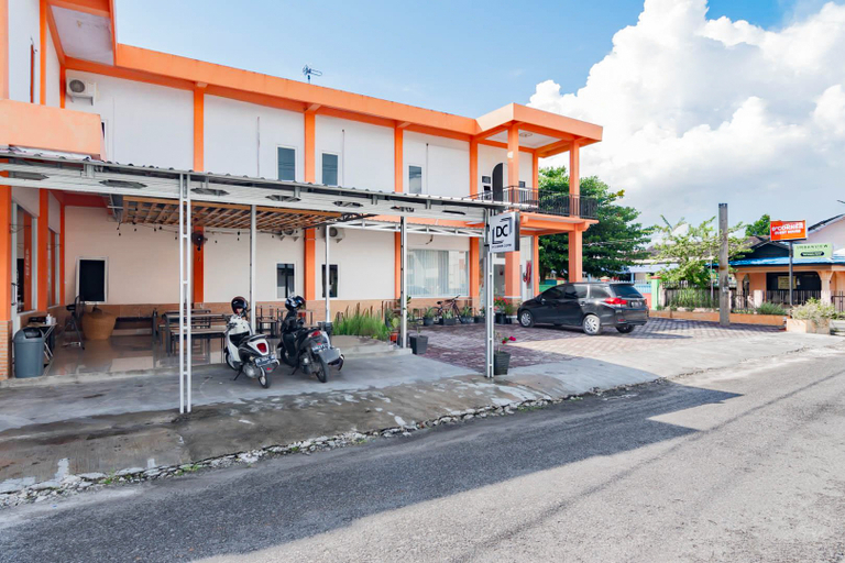 Exterior & Views 2, Urbanview Hotel Bunderan Besar Palangkaraya by RedDoorz, Palangkaraya