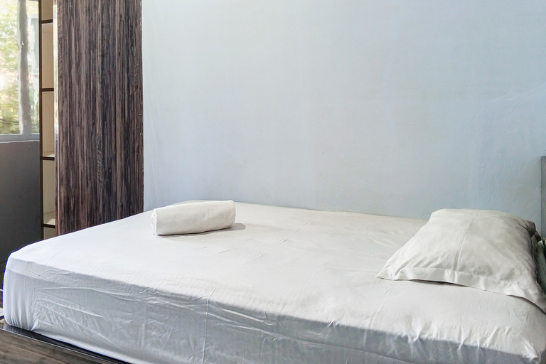 Bedroom 4, Dprof Exclusive Guesthouse Semarang RedPartner, Semarang