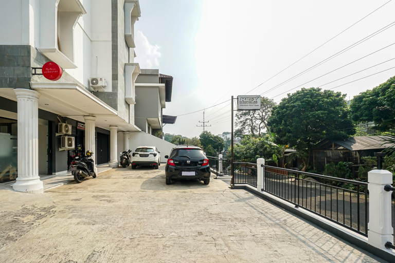 Others 4, RedDoorz Plus near Universitas Maranatha Bandung 2, Bandung